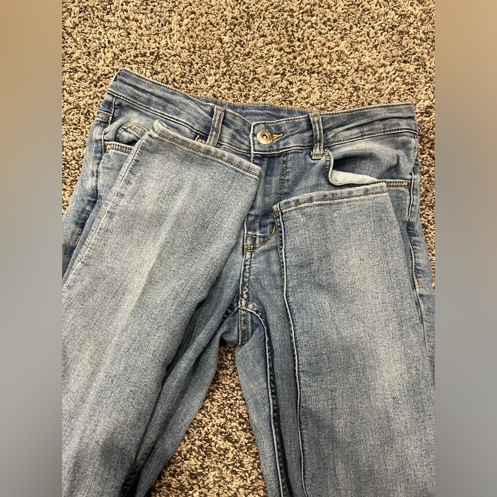 Size 6 H&M jeans - Picture 3 of 6